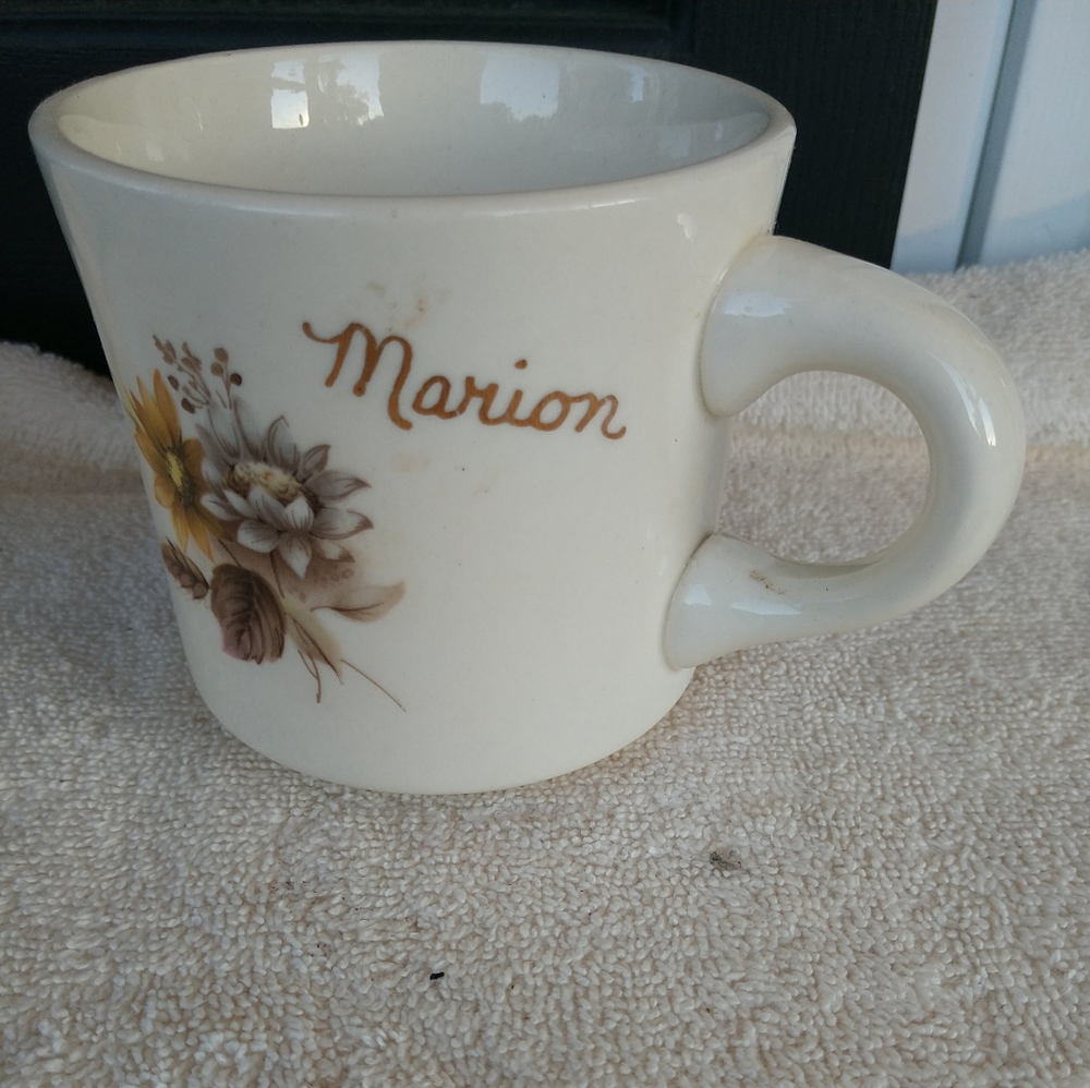 Vintage Marion Coffee Cup/Mug - Love Doris 1981 Written in Gold Made in USA - Picture 2 of 9